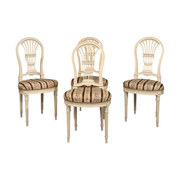 Ensemble De 4 Chaises En Bois Laqué Dossier Lyre De Style Louis XVI