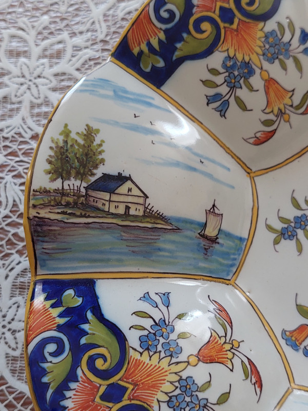 Octagonal ceramic dish from Devres late 19th century