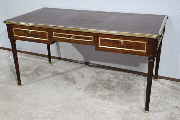 Bureau Plat en Acajou, style Louis XVI – 1ère Partie du XIXe