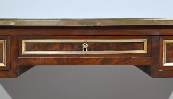 Bureau Plat en Acajou, style Louis XVI – 1ère Partie du XIXe