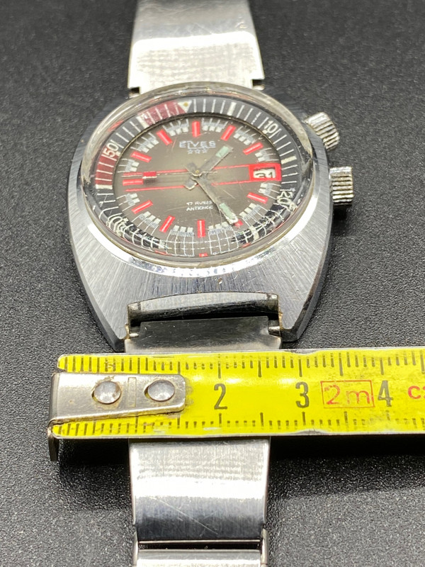 MONTRE DE PLONGÉES