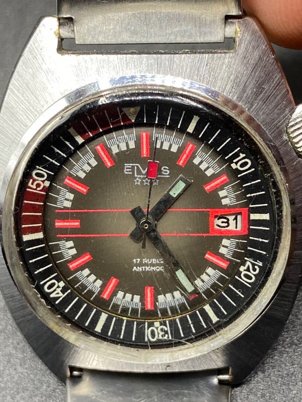 MONTRE DE PLONGÉES