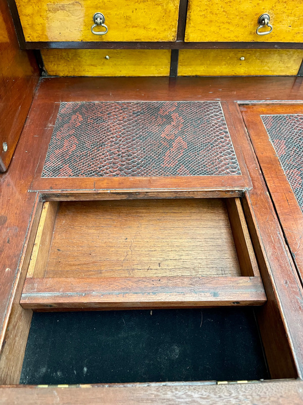 Bureau à cylindre victorien en acajou avec tiroir secret 1830