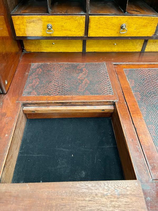 Bureau à cylindre victorien en acajou avec tiroir secret 1830