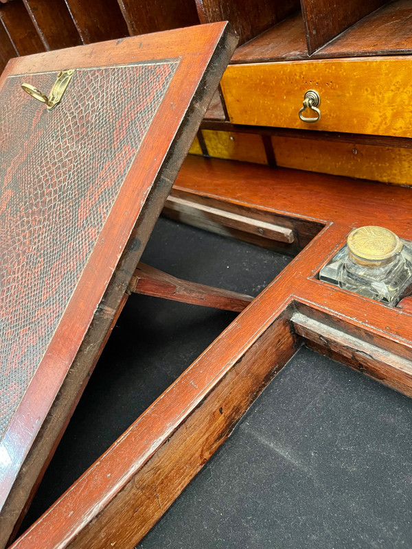 Bureau à cylindre victorien en acajou avec tiroir secret 1830
