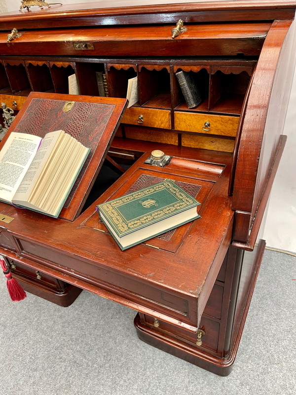 Bureau à cylindre victorien en acajou avec tiroir secret 1830
