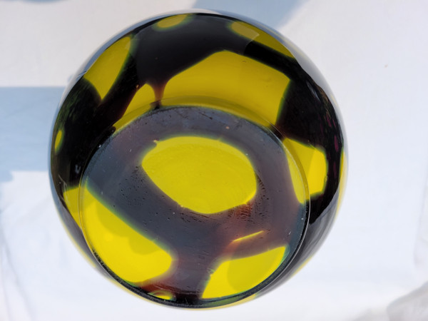 Vase aus farbigem Glas Epoche der 1970er Jahre
