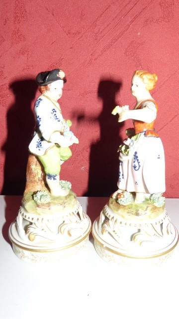 Coppia di figure decorative firmate Meissen XIX secolo