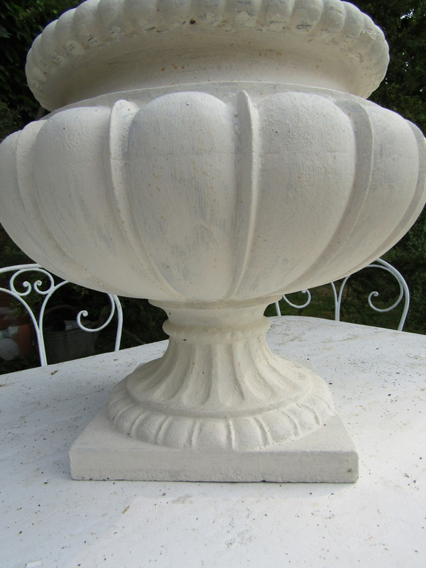 Garden vase