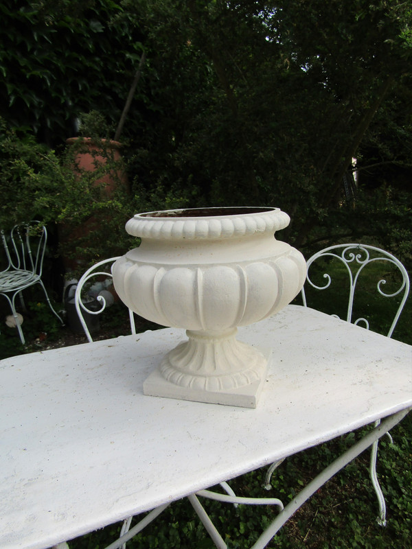 Garden vase