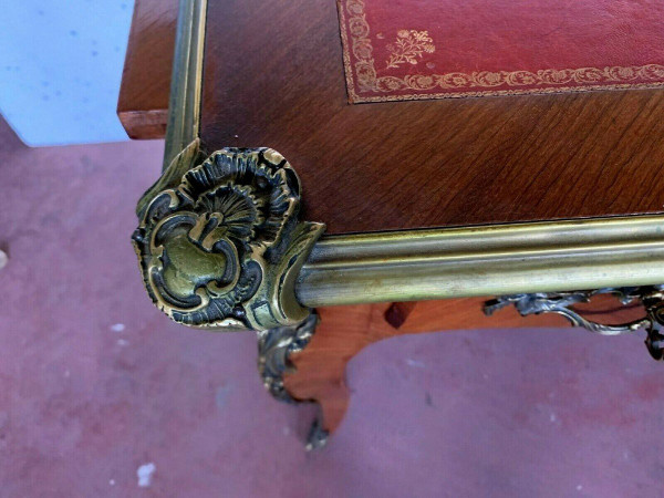 Bureau d'Apparat De Style Louis XV Dessus De Cuir Rouge XX Siècle