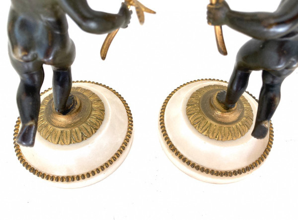 Paire de petits Candélabres à Décor De Putti, 19ème