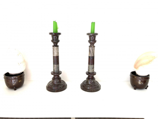 Pair of large candlesticks in two-tone marble, 19th century