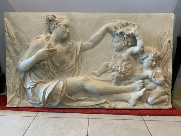 Bas Relief En Stuc A Décor d'Une Scène A l'Antique XX Siècle