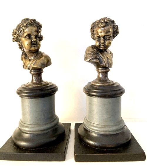 Coppia di busti di bambini in bronzo argentato - XVIII secolo