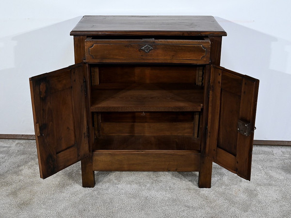 Rare Petit Meuble en Noyer massif, style Louis XIII – Milieu XVIIIe