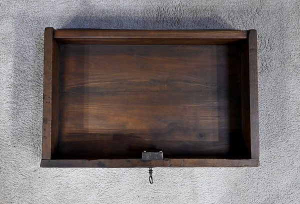Rare Petit Meuble en Noyer massif, style Louis XIII – Milieu XVIIIe