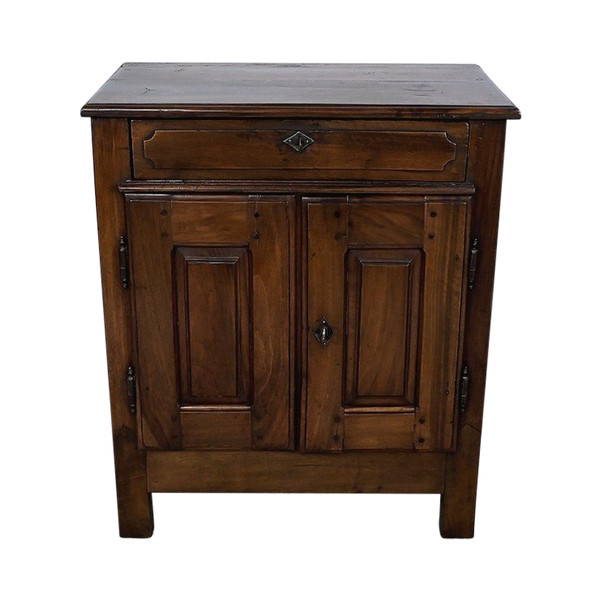 Rare Petit Meuble en Noyer massif, style Louis XIII – Milieu XVIIIe