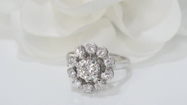 Anello Margherita In Oro Bianco E Diamanti