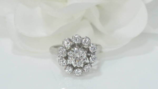 Anello Margherita In Oro Bianco E Diamanti
