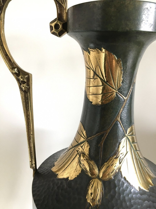 Pair of Large Vases in the shape of an amphora, from the Art Nouveau period.