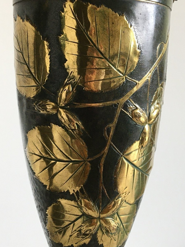 Pair of Large Vases in the shape of an amphora, from the Art Nouveau period.