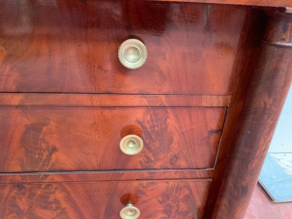 Commode d'époque Empire A Colonnes Détachées XIX Siècle Commode Acajou Flammé