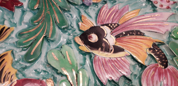 Grande piatto di terracotta Monaco Cerdazur con decoro di pesce