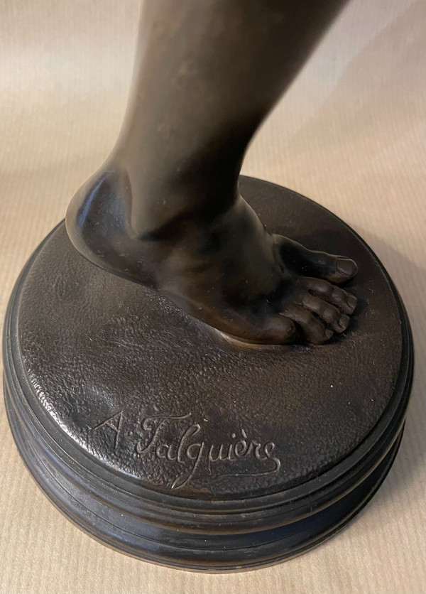  Alexandre FALGUIERE, „Der Sieger im Hahnenkampf“. Bronzeskulptur
