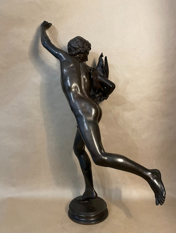  Alexandre FALGUIERE, „Der Sieger im Hahnenkampf“. Bronzeskulptur