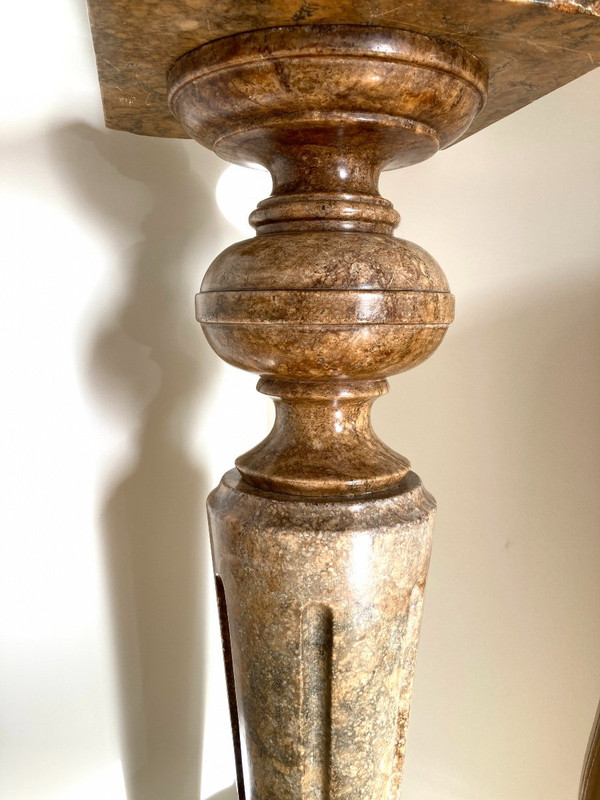 Presentation column in Sarrancolin marble. Late 18th, early 19th century