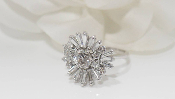 Anello Vintage In Oro Bianco E Diamanti