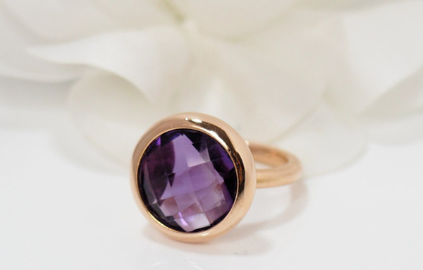 Bague En Or Rose Et Améthyste Facettée
