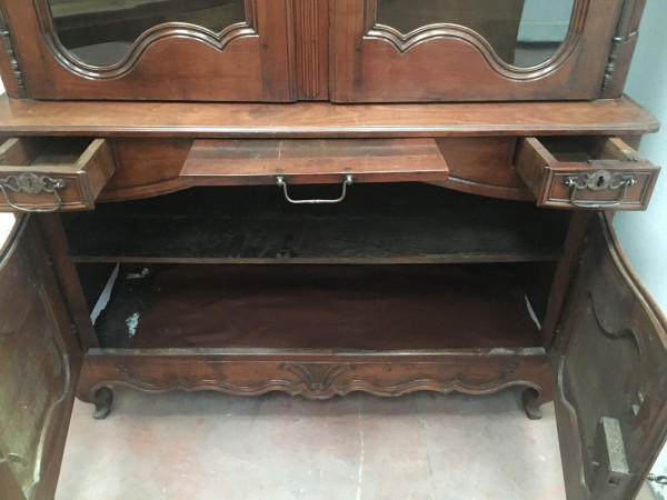 Buffet En Deux Corps Louis XV Walnut Massif XVIII Siècle