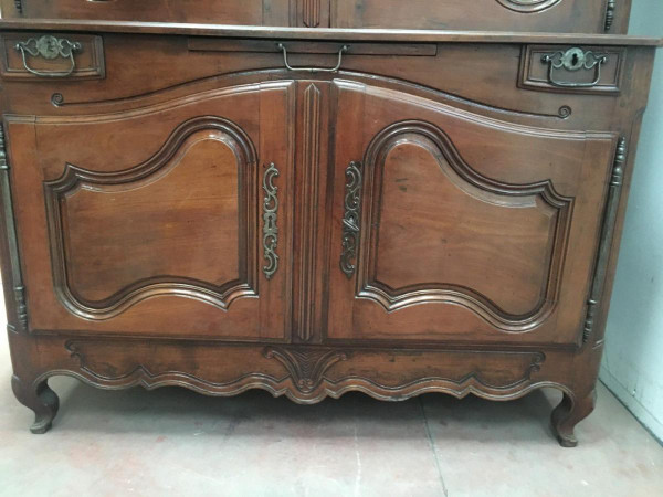 Buffet En Deux Corps Louis XV Walnut Massif XVIII Siècle