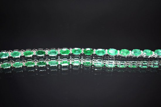 Bracciale in oro con smeraldi e diamanti