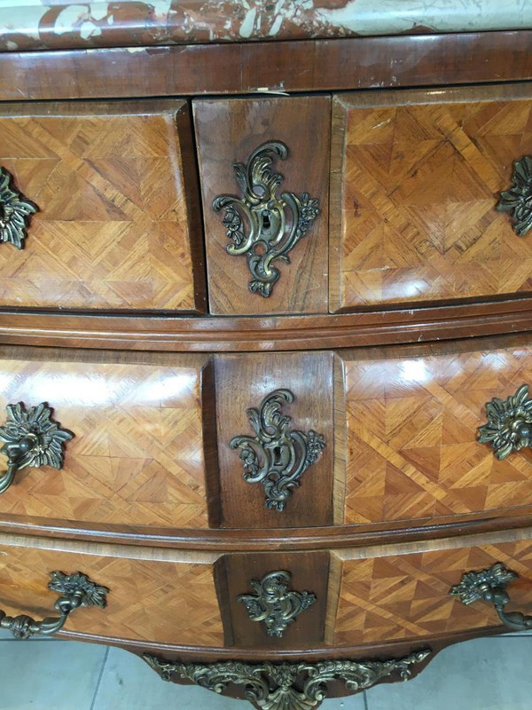 Commode  De Style Louis XIV En Marqueterie Et Bronze