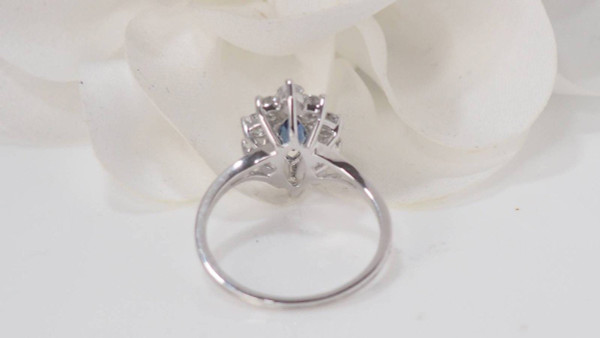 Anello Navette In Oro Bianco, Zaffiro E Diamanti