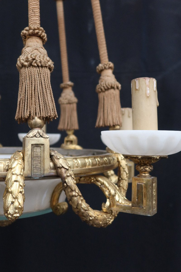Großer Kronleuchter aus vergoldeter Bronze und Alabaster, spätes 19. Jahrhundert