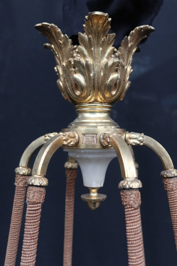 Großer Kronleuchter aus vergoldeter Bronze und Alabaster, spätes 19. Jahrhundert