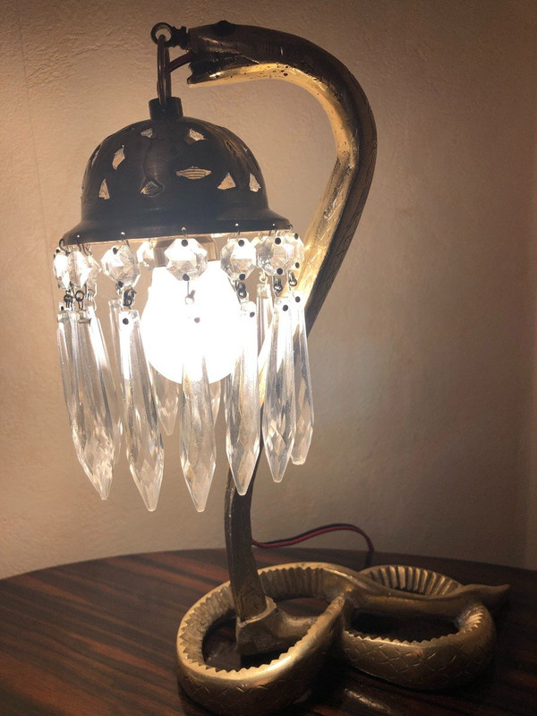 Table lamp