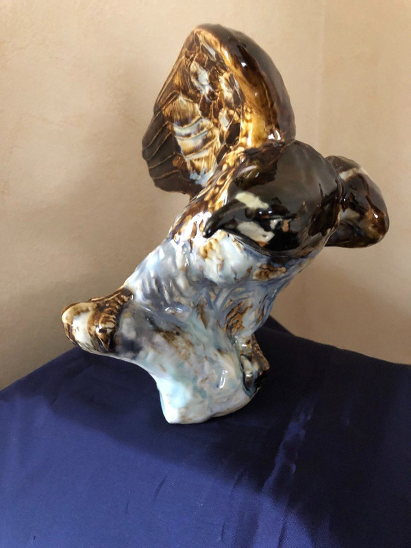 Falcone in terracotta