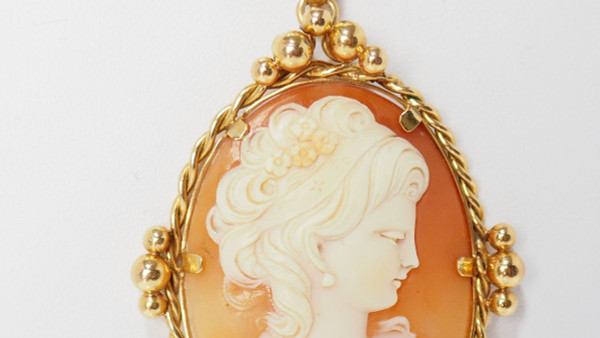 Pendentif Important En Or Jaune Et Camée