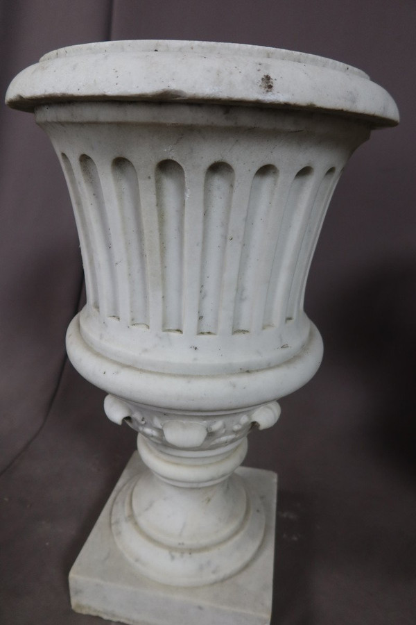 Pair Of Medici Vases In Carrara Marble Nineteenth