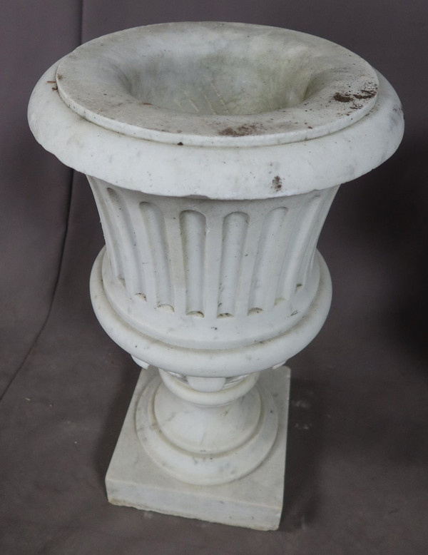 Pair Of Medici Vases In Carrara Marble Nineteenth