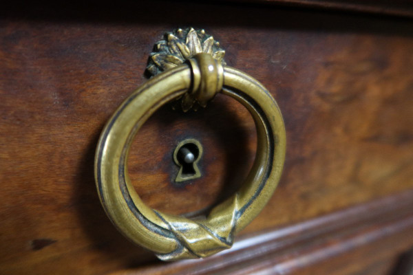 Mahagoni-Schreibtisch Maison Haentges in Paris