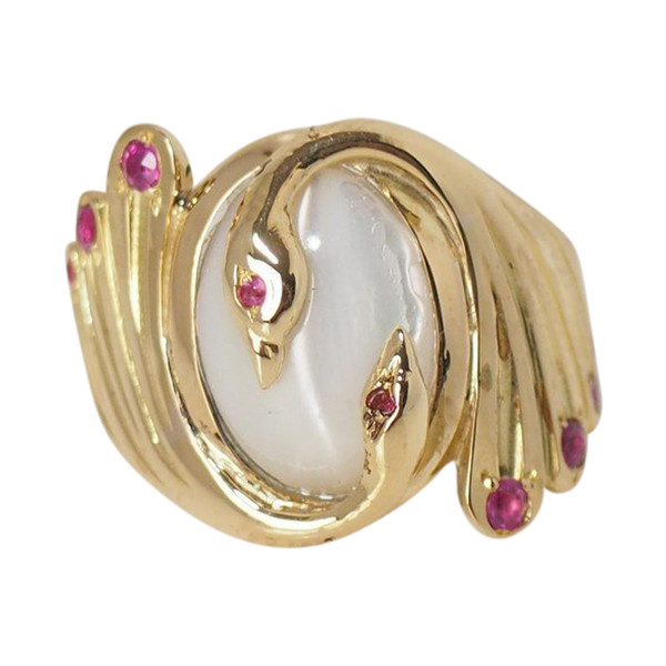Anello in oro giallo, pietra di luna e rubino