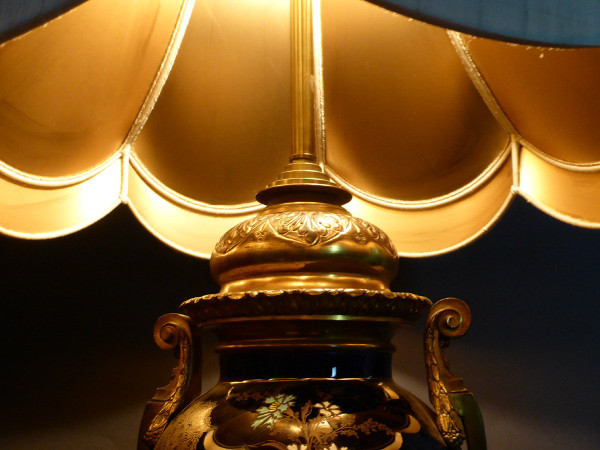 Large 19th century lamp and its gilded bronze frame