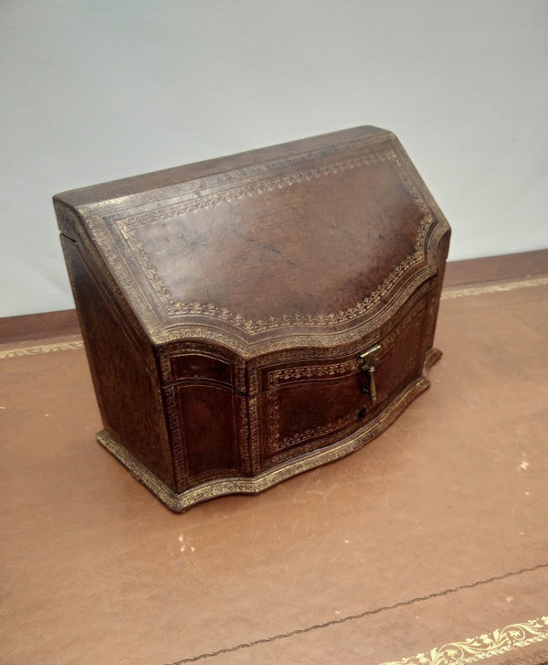 Coffret classeur, porte lettres.
