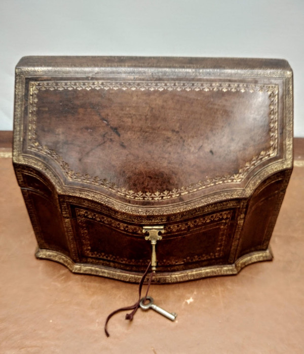 Coffret classeur, porte lettres.